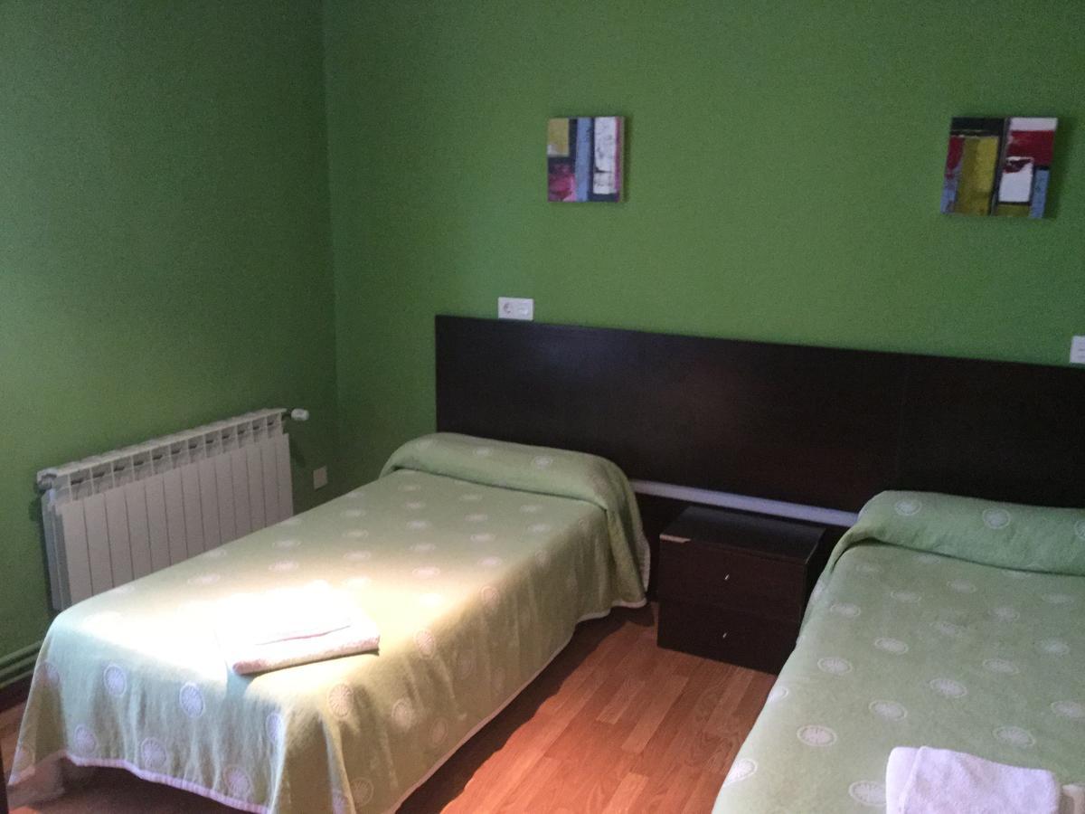 Hostal Carazo Torquemada Exteriör bild