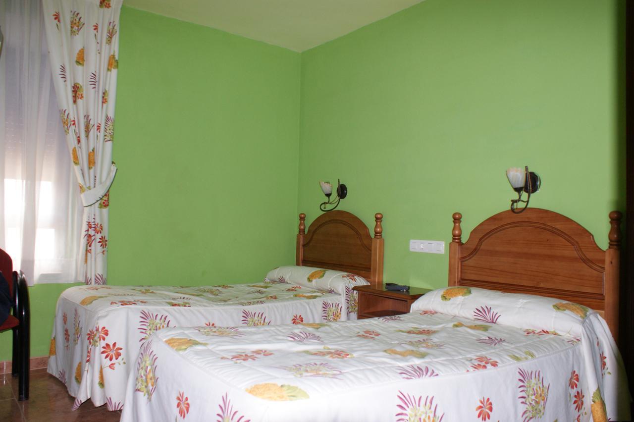 Hostal Carazo Torquemada Exteriör bild